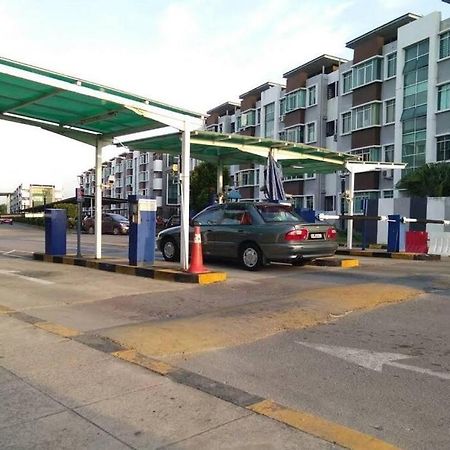 Cybercity Ph1 Near Kkia By Family Homestay Donggongon Exterior foto